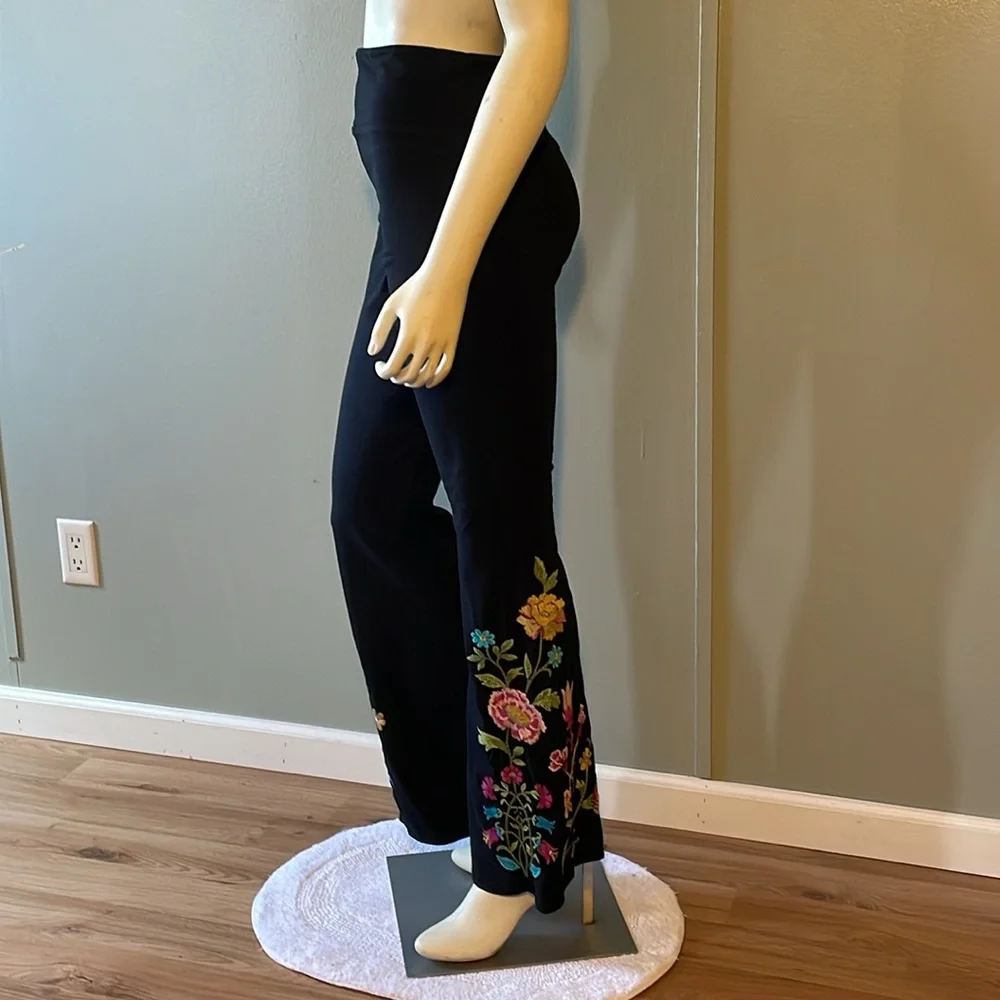 Jonny Was, legging pants, floral Embroidered,  Size S - Picture 5 of 10